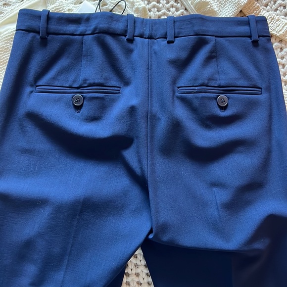 Never Worn w. Tags - Theory Pant Suit - Picture 9 of 11